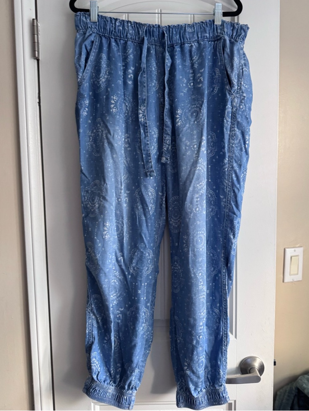 Knox Rose Blue Paisley Drawstring Joggers